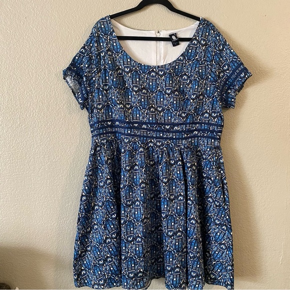 DOCTOR WHO Hot Top Blue Tardis Patterned Short Sleeve Cotton Blend Dress 3x - Picture 1 of 11